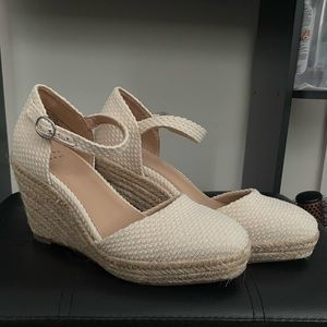 a.new.day wedges
